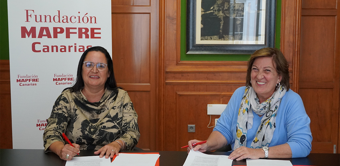 Esther Martel, directora de Fundación MAPFRE Canarias, y Carmen Laucirica, presidenta de la Asociación de Entidades Plena inclusión Canarias Esther Martel, directora de Fundación MAPFRE Canarias, y Carmen Laucirica, presidenta de la Asociación de Entidades Plena inclusión Canarias