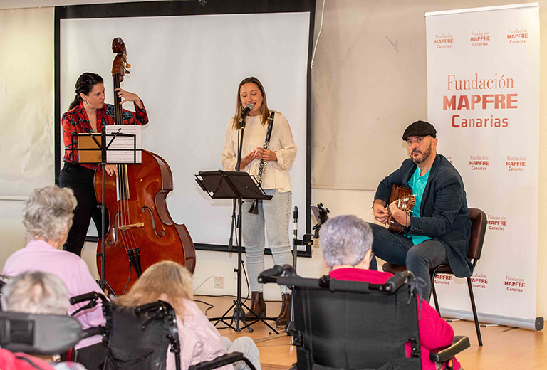 Arranca una nueva edición de “La música te acompaña” en el Centro Sociosanitario El Pino