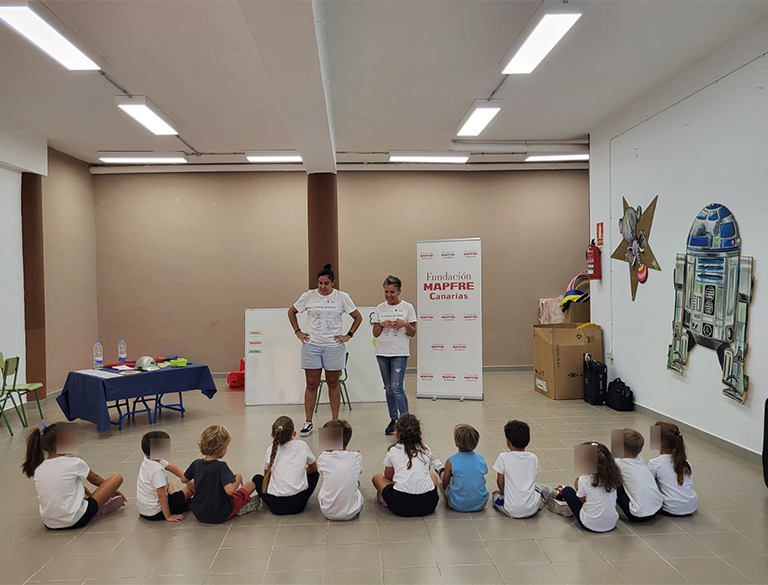 Fundación MAPFRE Canarias y el Cabildo de La Gomera visitan en octubre los centros escolares de la isla con varios los talleres educativos